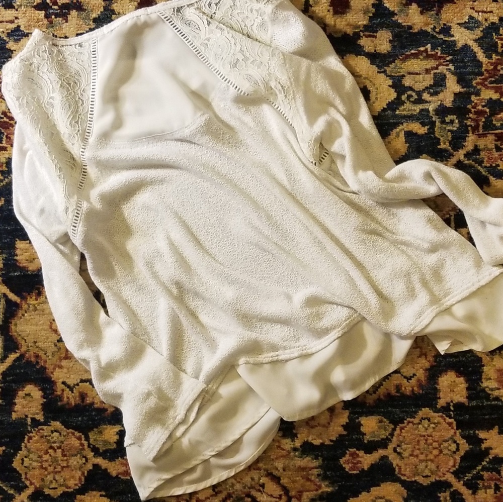 Hint of Mint Lace off white top - Picture 2 of 4